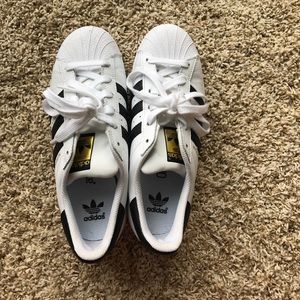 Adidas superstars